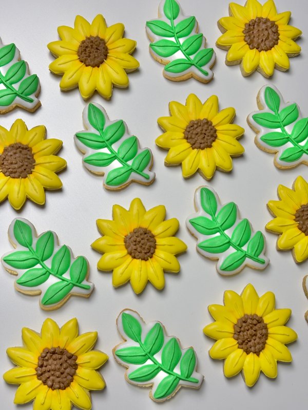 Sunflower and leaf sugar cookies