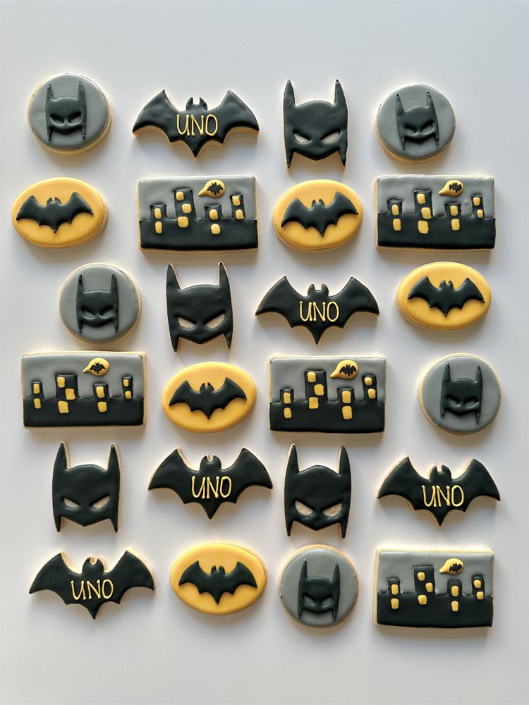 Custom hand-decorated sugar cookies — set 38